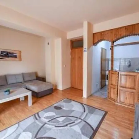 Strict Center Апартаменты *