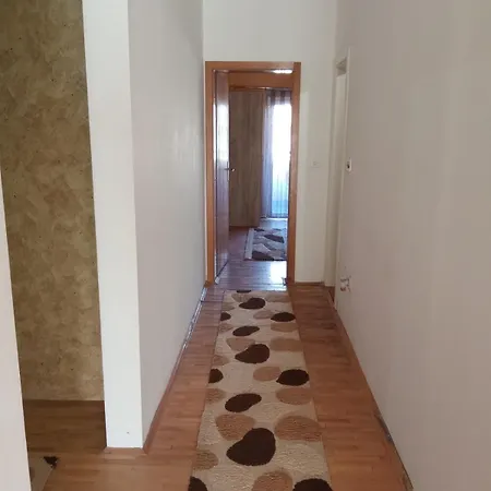 Strict Center Apartment *
