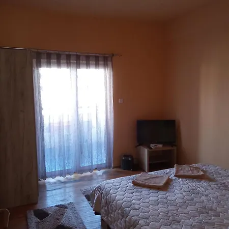 Strict Center Apartment
